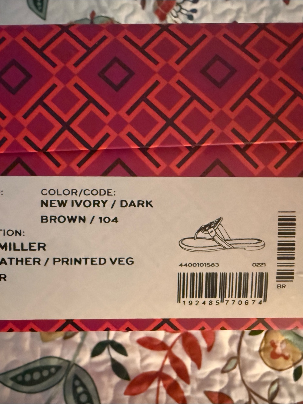 Tory Burch Black and White Geometric Logo Thong Sandals - Picture 4 of 5